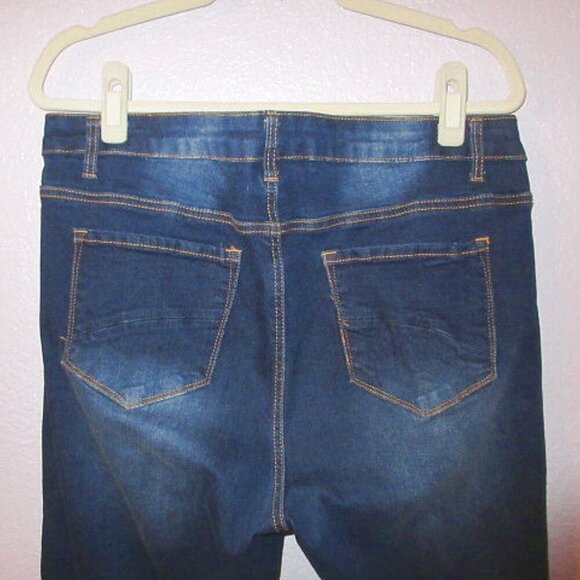 Sandpiper Women's Jeans Size 14 Embroidered Capri High Rise Stretch Denim Boho - Picture 7 of 10